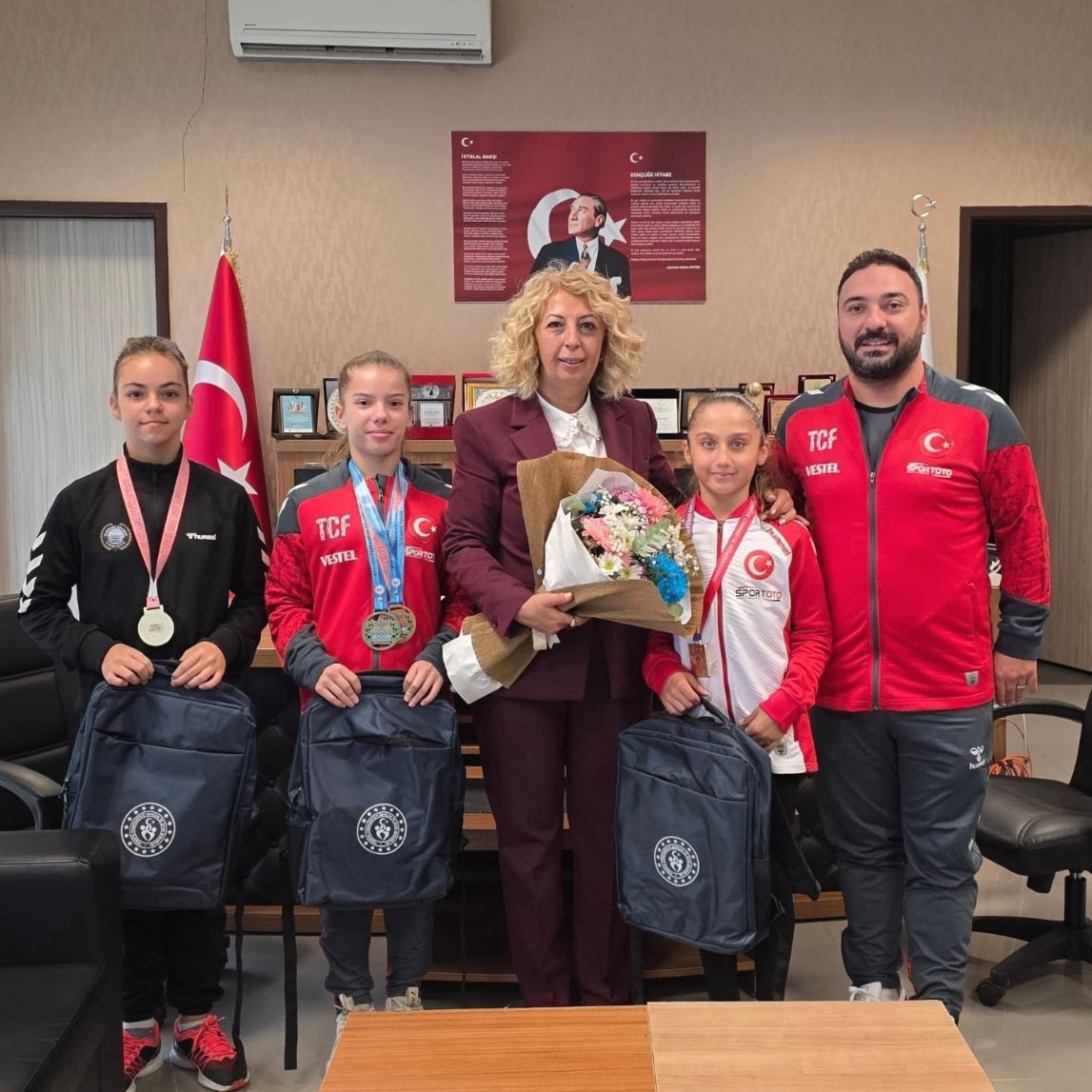 Milli Sporcularımızdan Beylikdüzü İlçe Spor Müdürlüğü'ne Ziyaret